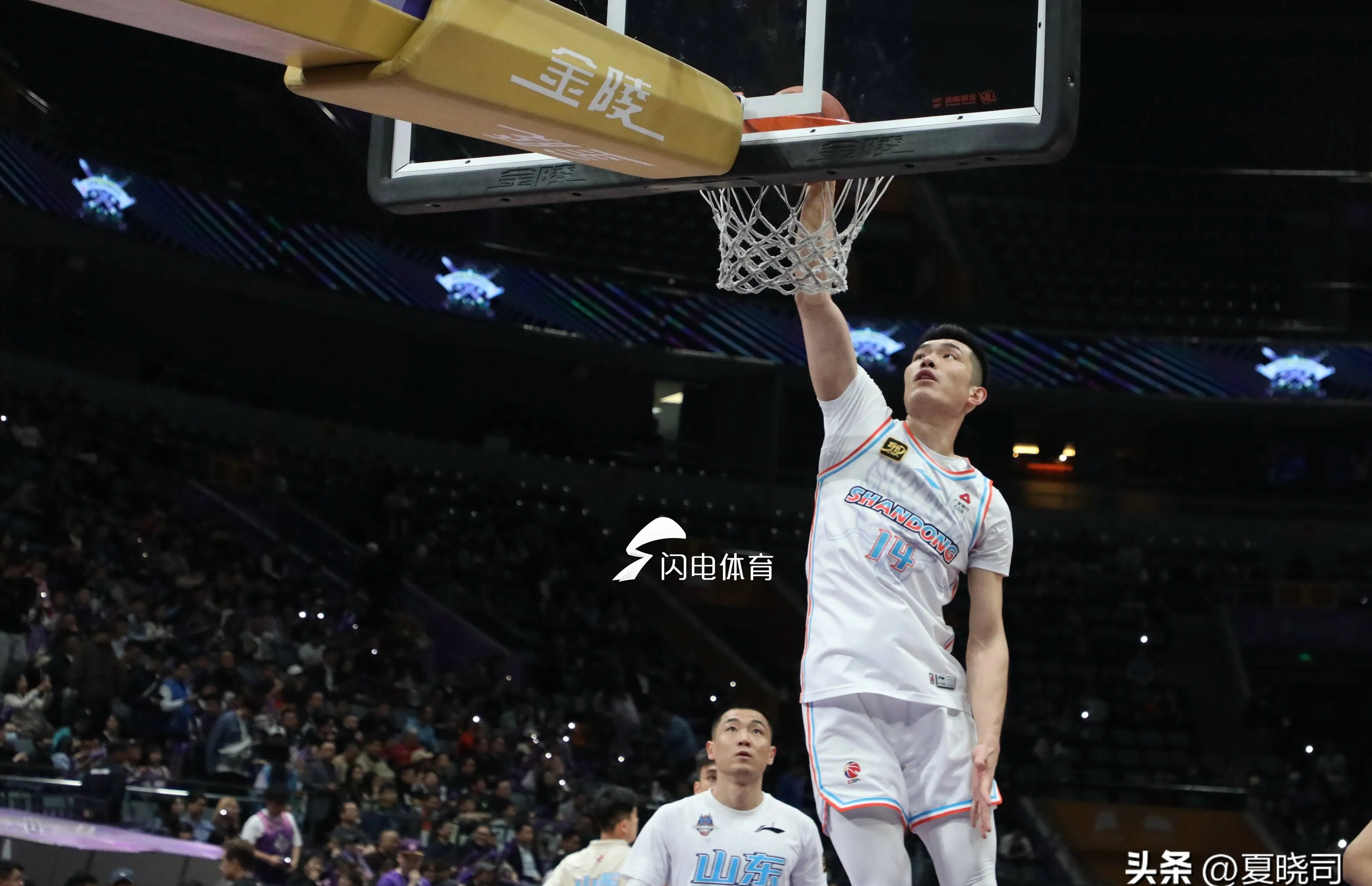 清晨西甲传出新动向;山东男篮手感冰凉;管理层表态:态度坚定;控场能力受关注的简单介绍 清晨西甲传出新动向;山东男篮手感冰凉;管理层表态:态度坚定;控场能力受关注的简单介绍